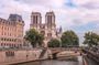 Romantic Paris exploration game and tour