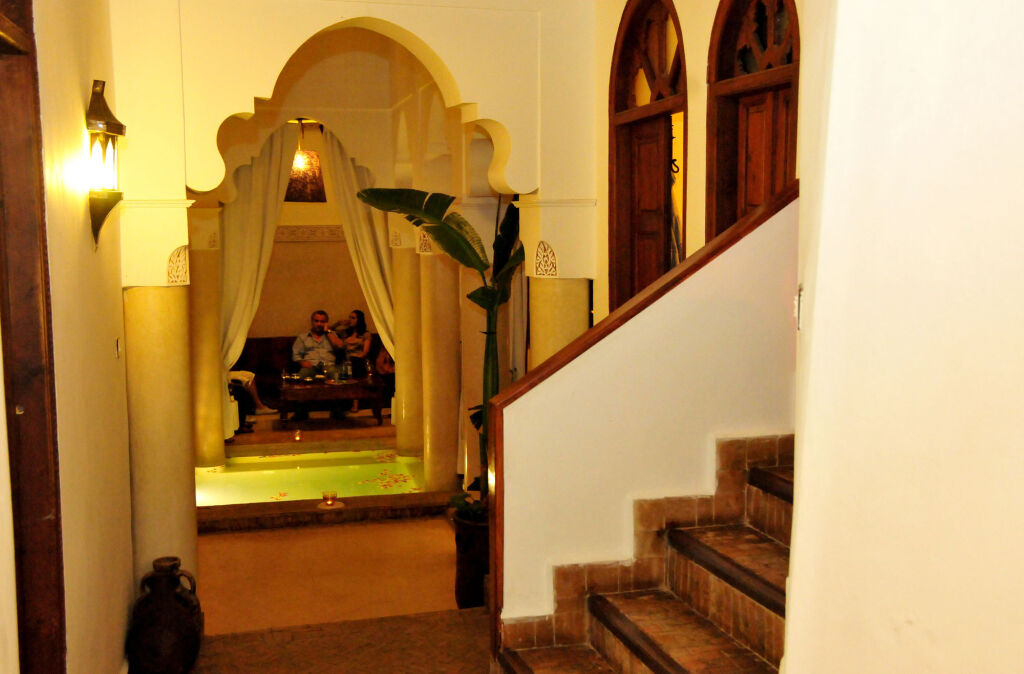 Discover the enchanting Riad Elias in Marrakesh, where luxury meets local charm. Enjoy exquisite dining, relaxing pools, and cultural experiences.