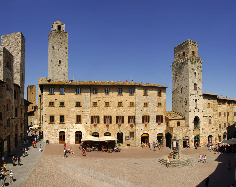 Discover the enchanting Hotel Leon Bianco in the heart of San Gimignano, perfect for travelers seeking comfort, convenience, and captivating local attractions.