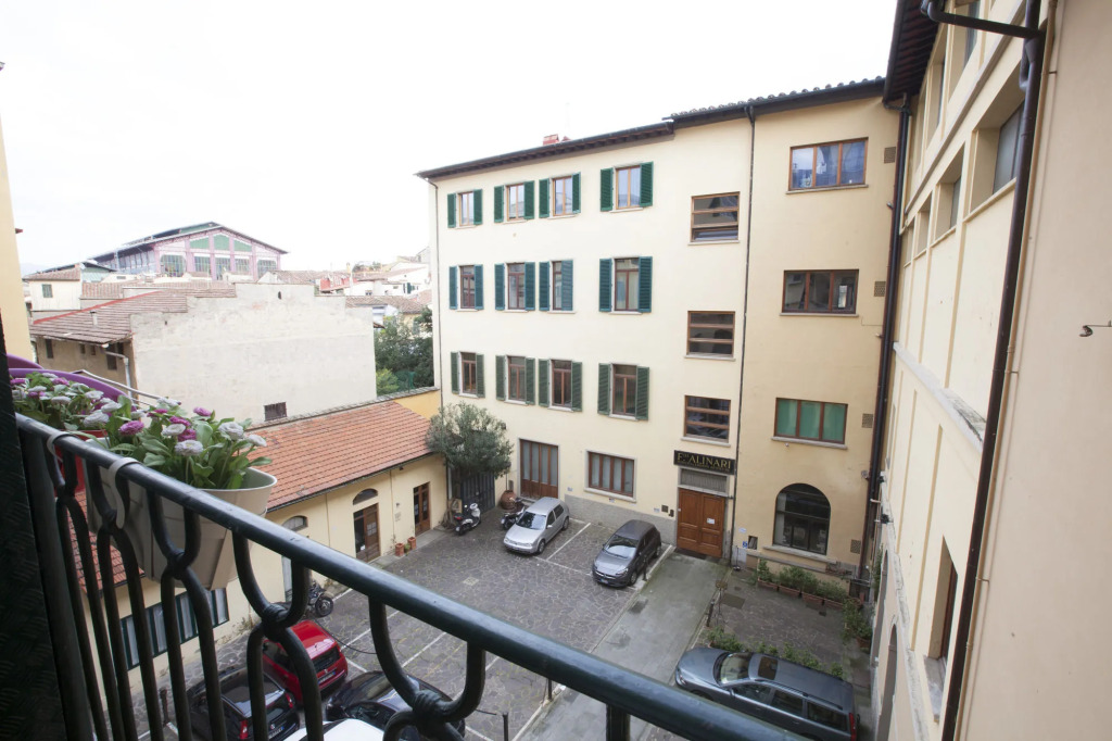 Discover Hotel Ester in Florence, perfectly located near iconic attractions like the Medici Chapels and Santa Maria Novella, offering modern amenities and warm hospitality.