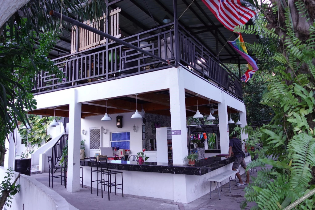 Savor the Flavors at CAWL STEAKHOUSE