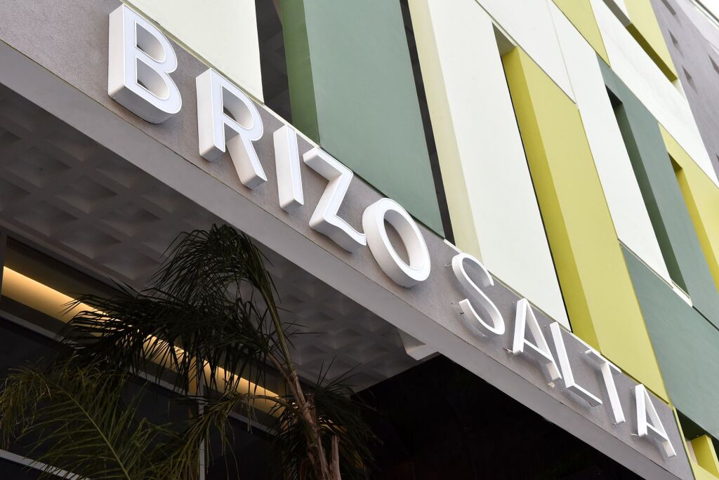 Experience comfort and convenience at Hotel Brizo Salta, a perfect retreat for travelers seeking relaxation and adventure in the picturesque city of Salta.
