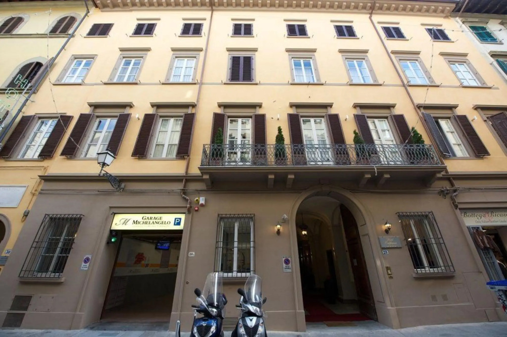 Experience the charm of Florence at Hotel California, a serene escape with modern amenities, close to iconic attractions, perfect for every traveler.