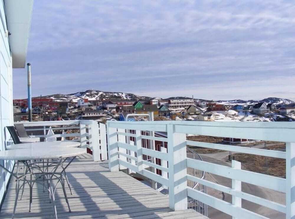 Discover comfort at Hotel Hvide Falk, a pet-friendly haven in the heart of Ilulissat, with easy access to stunning Arctic landscapes and local attractions.