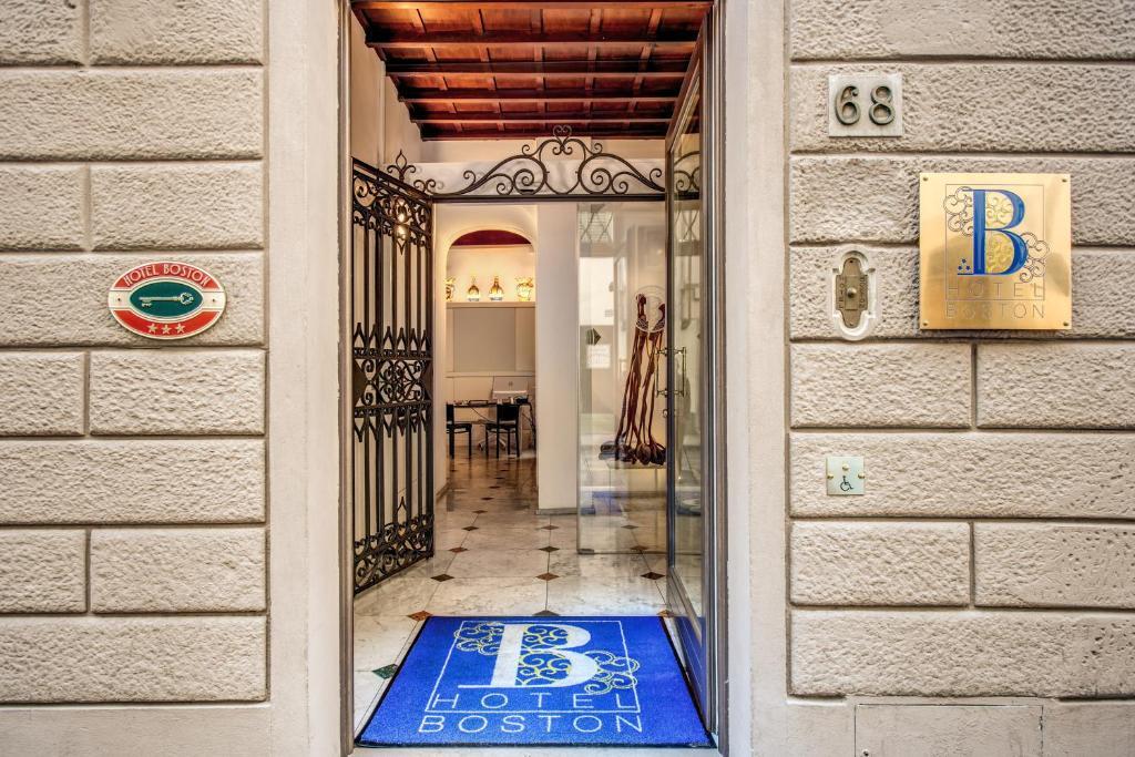 Discover the charm of Florence at Hotel Boston, where comfort meets convenience just steps from iconic attractions and vibrant culture.