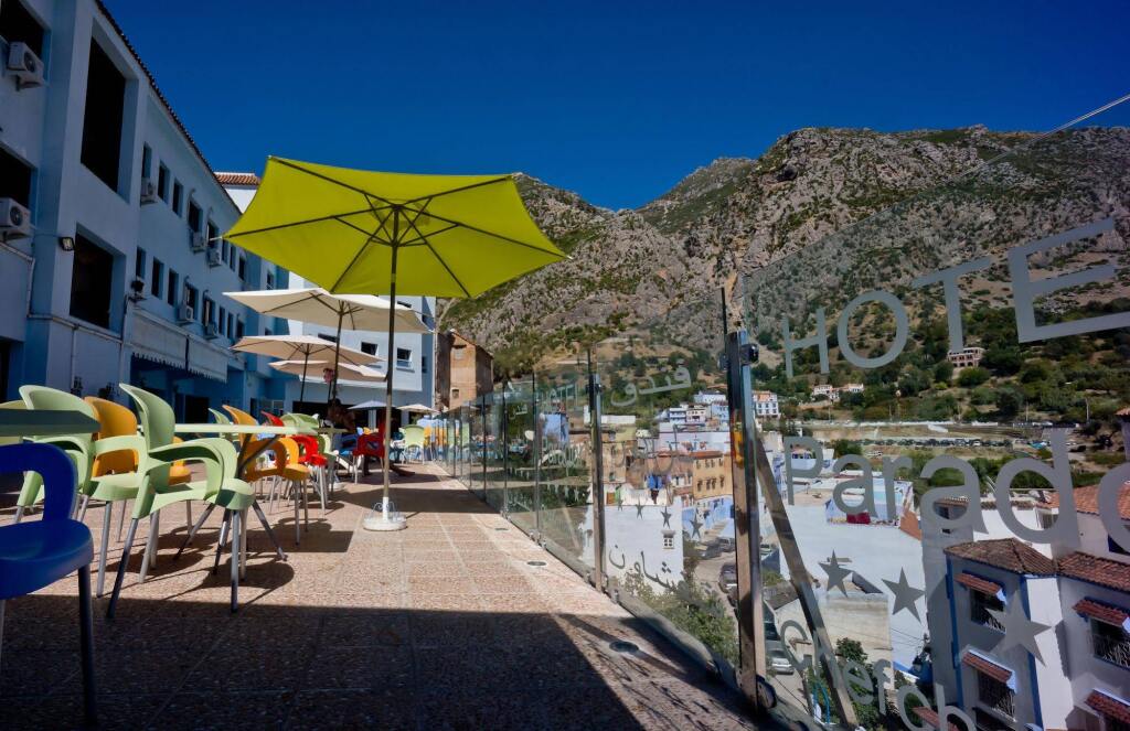 Discover the charm of Chefchaouen at Hotel Parador, where comfort meets convenience in a picturesque setting with stunning views and modern amenities.