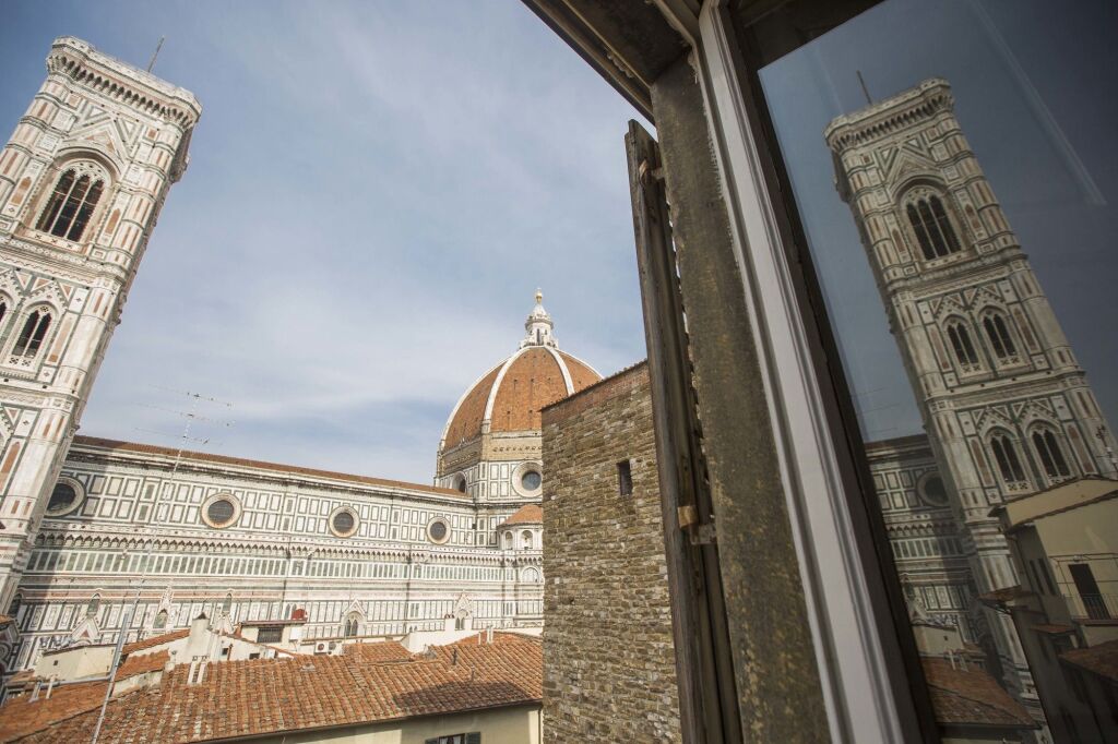 Discover the charm of Florence at Hotel Villani, a budget-friendly haven steps from iconic landmarks, offering comfort and convenience for all travelers.