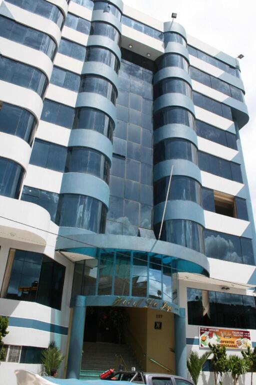 Discover comfort and convenience at Hotel La Joya, centrally located in Huaraz with modern amenities and friendly service for a perfect getaway.